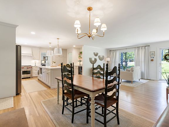 3rd image of 5384 Trousdale Dr