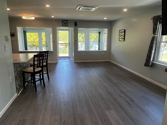 3rd image of 106A Edinburgh Ln