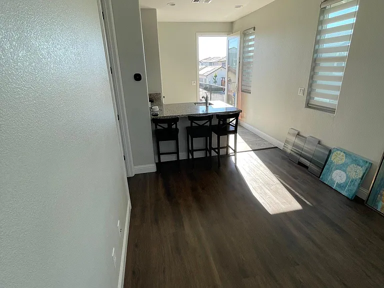 313 E Bella Serata Ave — Photo 11