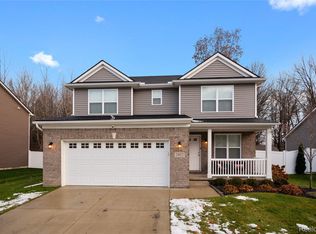 2052 Teton Ave, Monroe, MI 48162