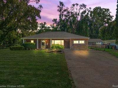 7750 Metz Dr, Shelby Township, MI, 48316