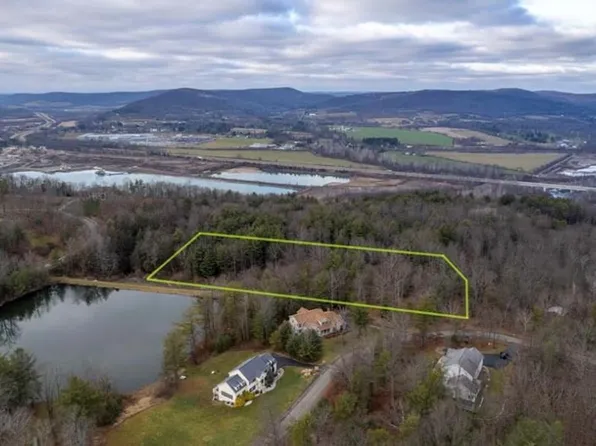 90 Queen Esther Dr, Sayre, PA 18840