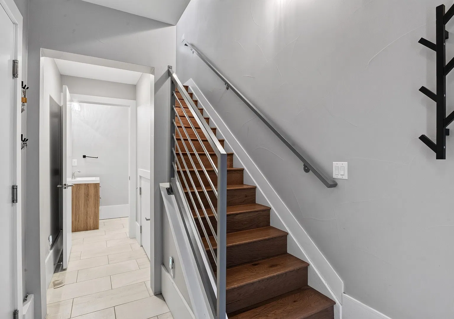 2 bed, 2.0 bath, 1243 sqft, $3,250 — Photo 3