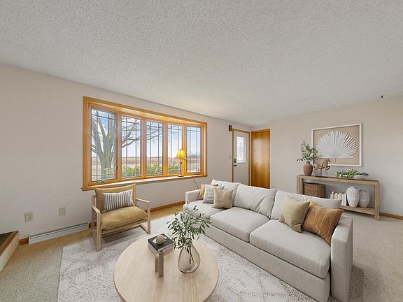 2nd image of 606 Riverdale Rd