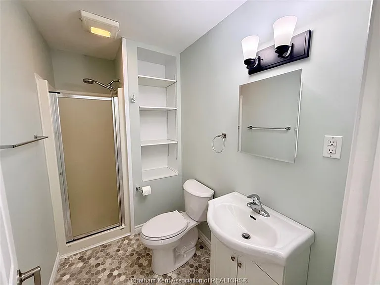 20 McNaughton Ave — Photo 10