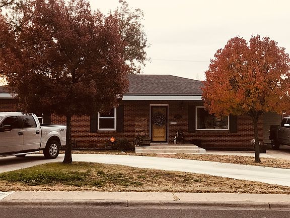 2nd image of 903 W 15th St