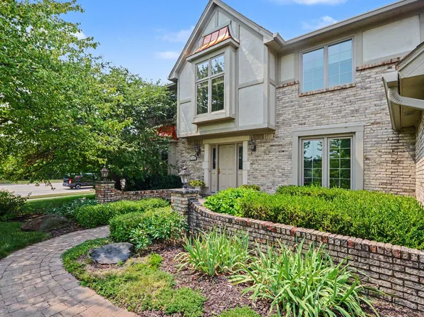 17107 Maple Hill Dr, Northville, MI 48168