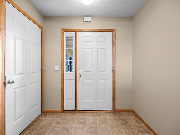 4th image of 1528 Sequoia Ln