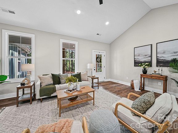 5th image of 224 Plantation Way
