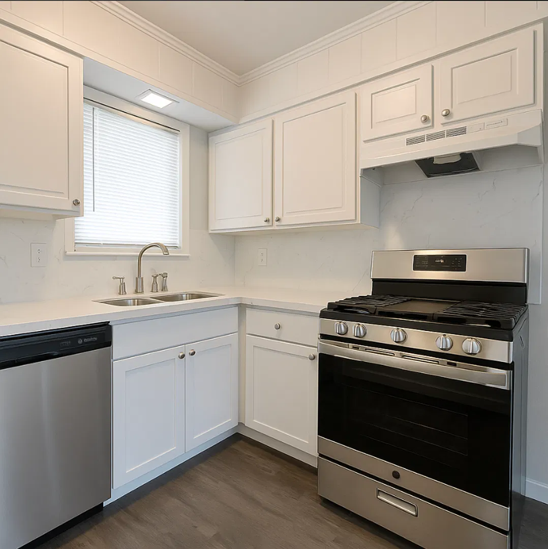 Parkwood Townhomes — Photo 3