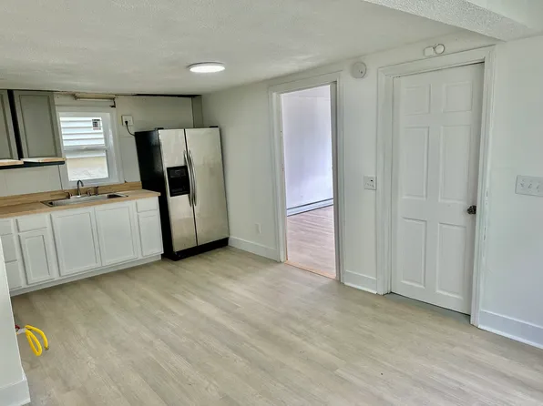 42 North St #A, Lowell, MA 01852