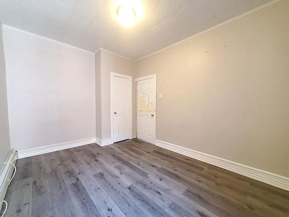 4th image of 69 W 53rd St #55