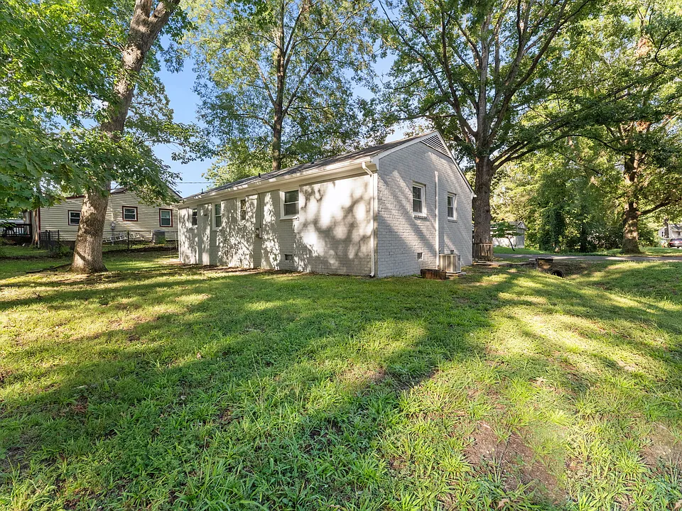 9366 Quinnford Blvd
