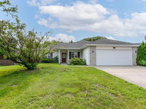 5037 N Montgomery Dr, Columbia, MO 65202