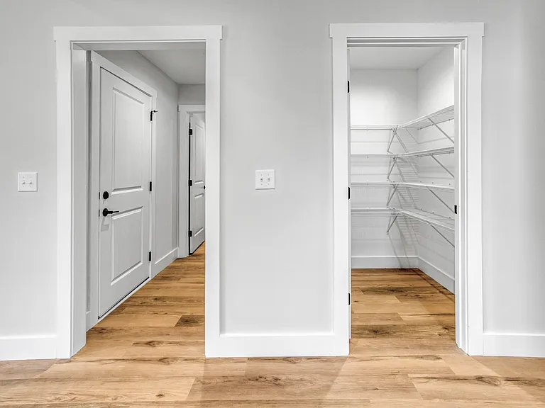 111 Iris Ln — Photo 16