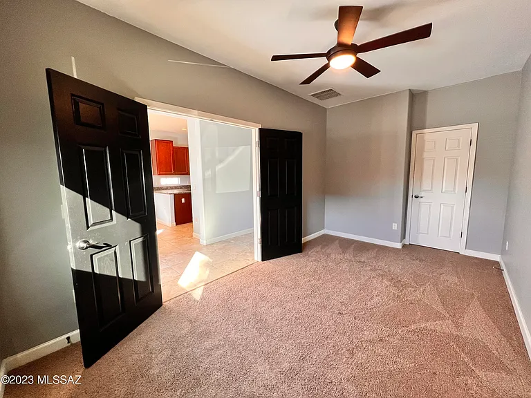 9859 N Crook Ln — Photo 10