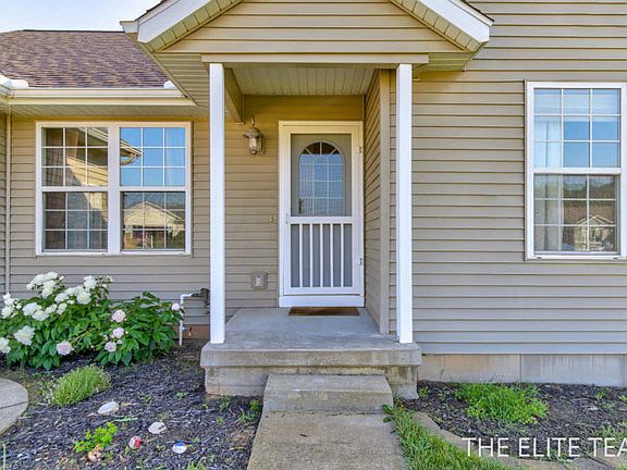 3rd image of 431 Greenview Dr