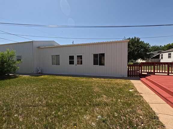 4th image of 619 Curtis St