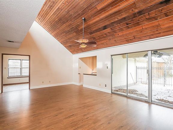 3rd image of 4613 Burdock Dr