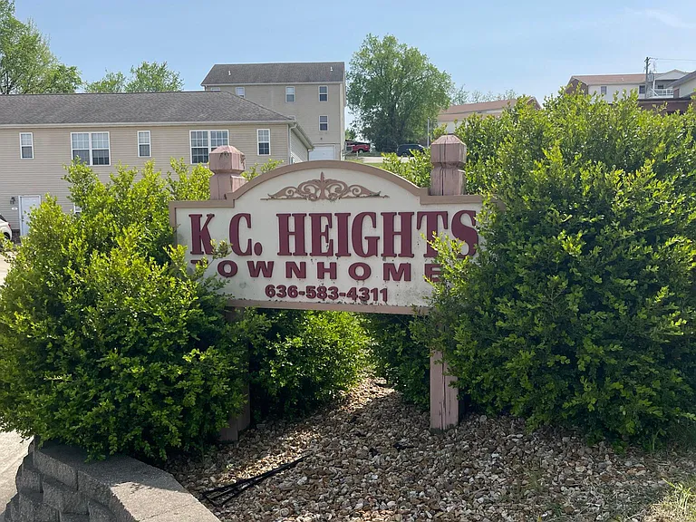 104 K C Heights Dr — Photo 3