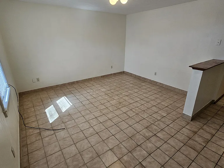41 Brooks St #8 — Photo 3