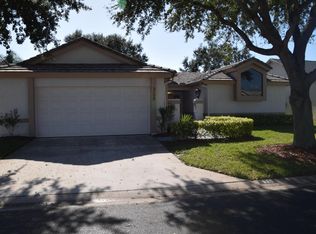 325 Pine Ridge Ln, Melbourne, FL 32940