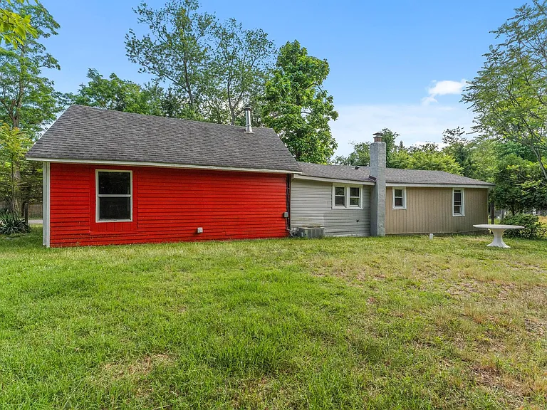 66 Ford Rd — Photo 16