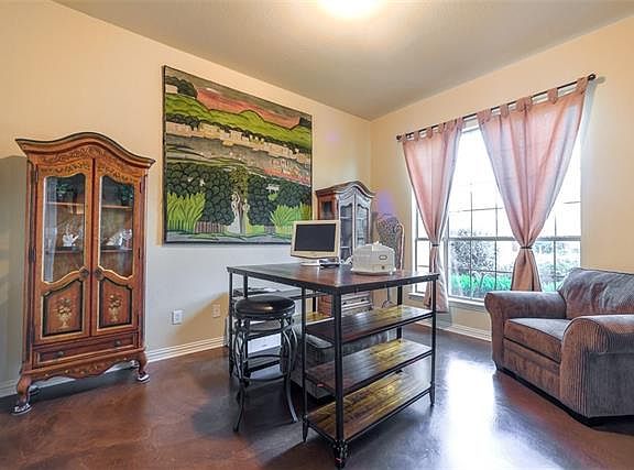 5th image of 820 Martin Creek Dr