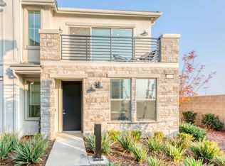 2869 E Tamarind Dr, Fresno, CA 93730