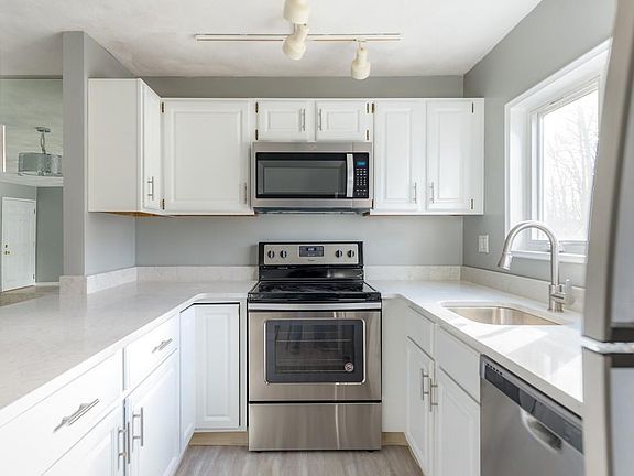 2nd image of 400 Colonial Dr Unit 65