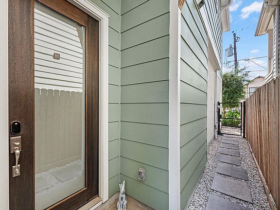 5th image of 1432 Prince St #C
