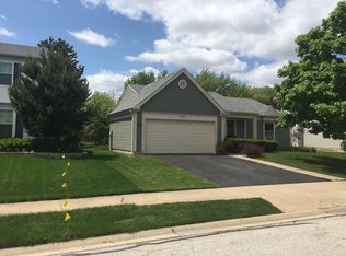 1280 Paddock Dr, Wheeling, IL 60090