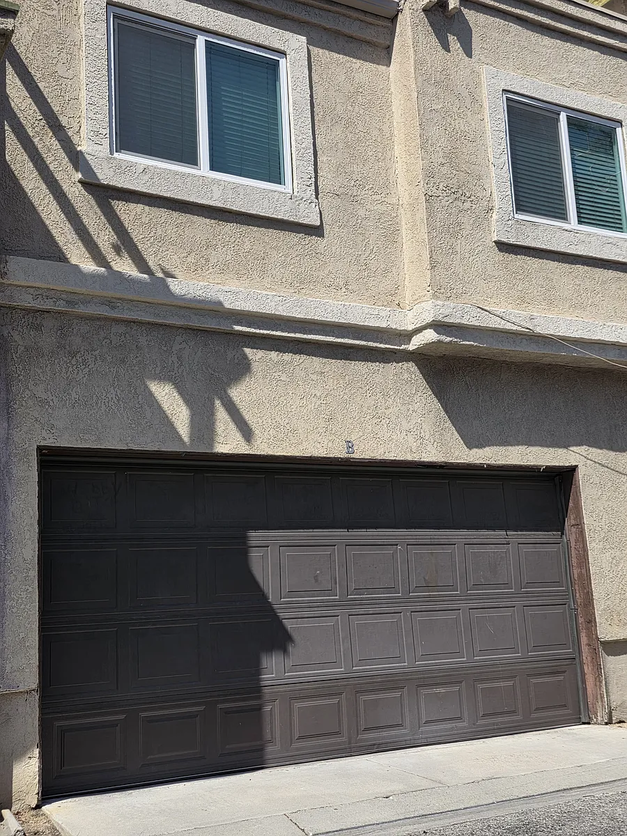 Building Photo - 8425 Sunset Trail Pl #B
