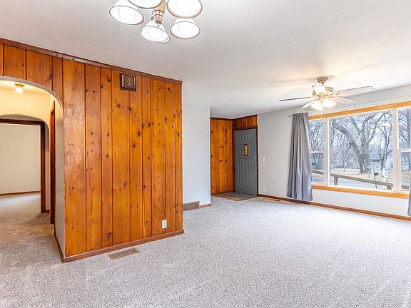 5th image of 832 Taft Rd