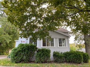1204 W Wood St, Bloomington, IL 61701