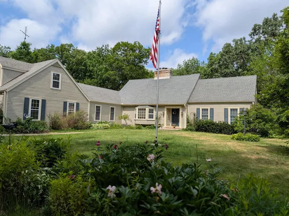N6641 Woodfield Ln, Lake Mills, WI 53551