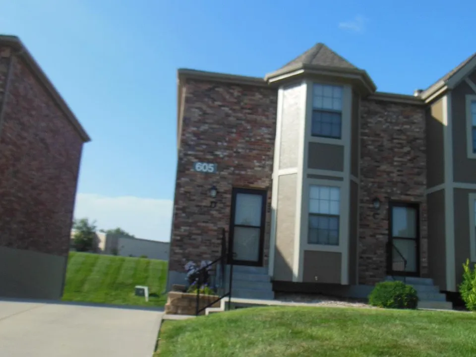 605 NE English Manor Dr #D