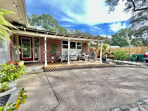 334 Plymouth Ave Photo 1