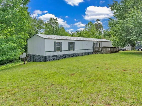 2028 Twin Peaks Dr, Bedford, VA 24523