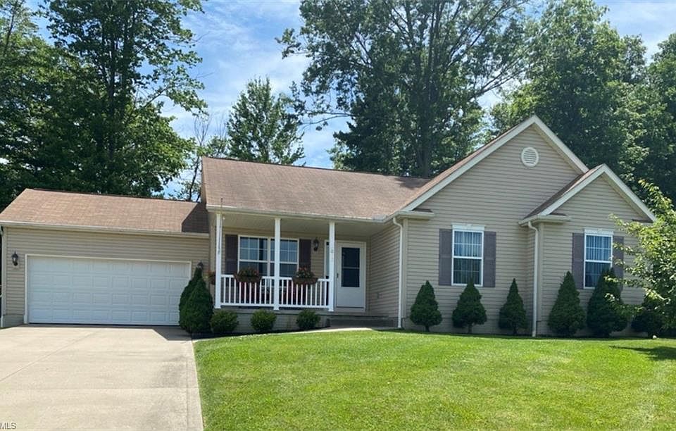1st image of 1085 Yorkshire Dr