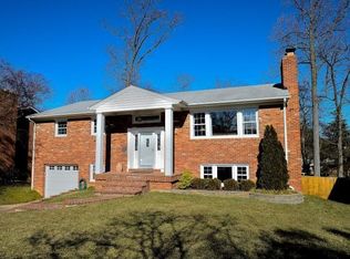 3307 Dauphine Dr, Falls Church, VA 22042