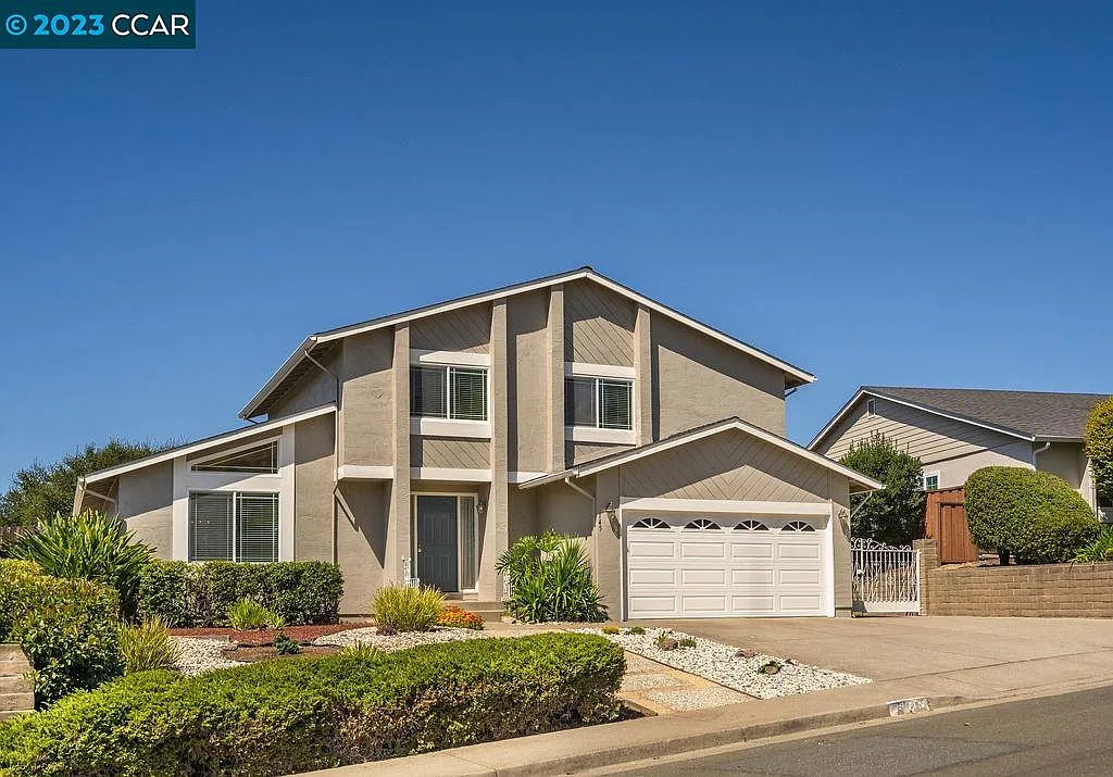 145 Iris Rd photo 1