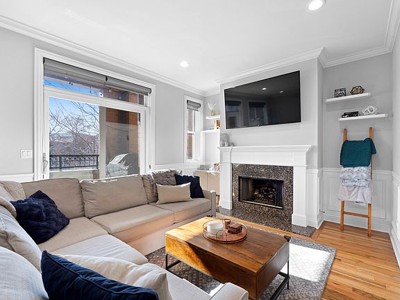 5th image of 1130 W Diversey Pkwy APT 2E