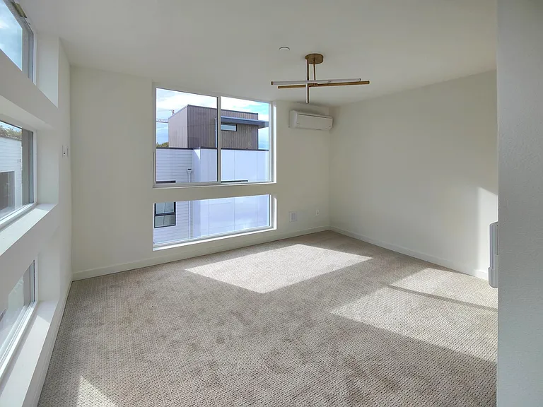 Master bedroom (third floor)