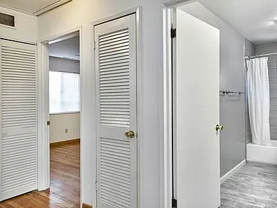 214 Sherland Ave — Photo 15