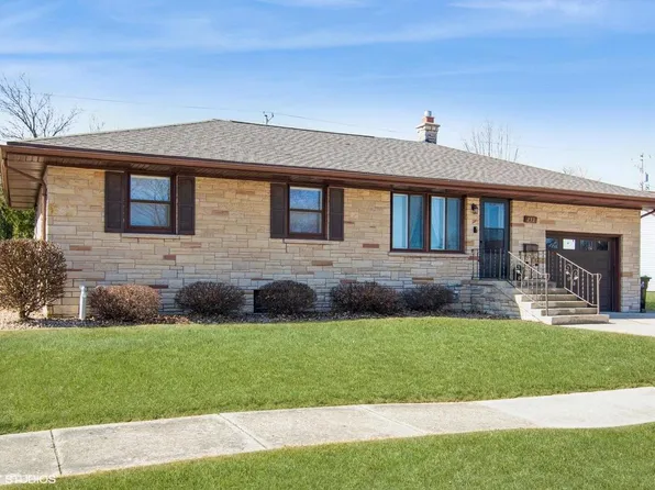 233 Grand BOULEVARD, Mayville, WI 53050