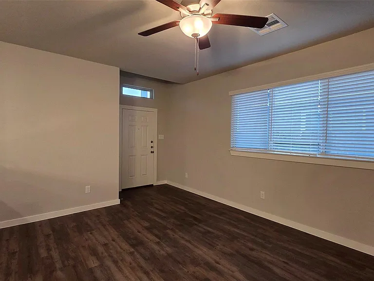 9773 Grosbeak Ln — Photo 4