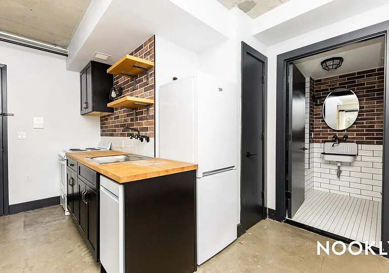 639 Foster Ave #504 — Photo 4