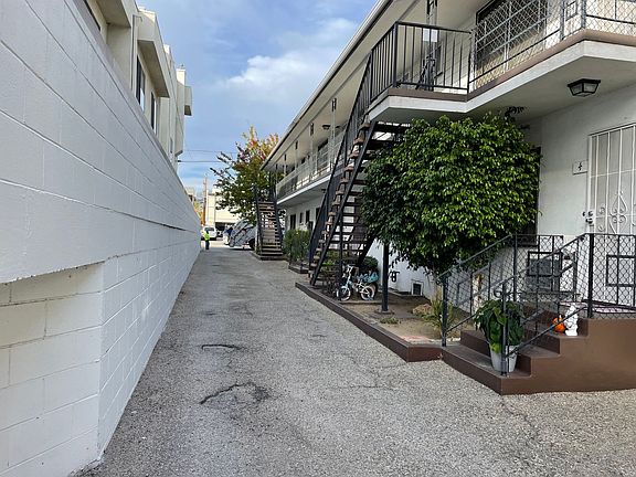 5th image of 1114 E Wilson Ave #5