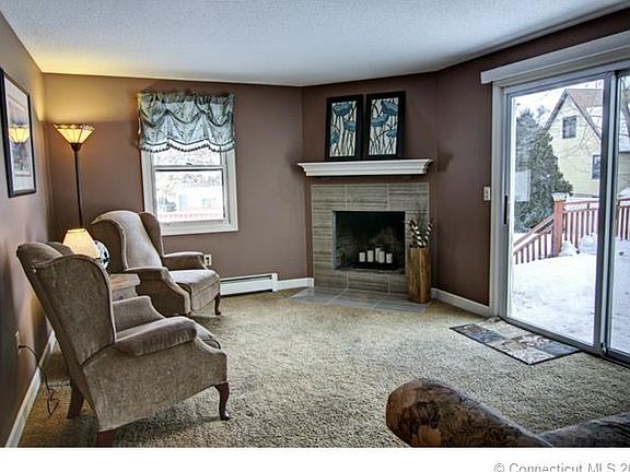 4th image of 12 Carey Ln